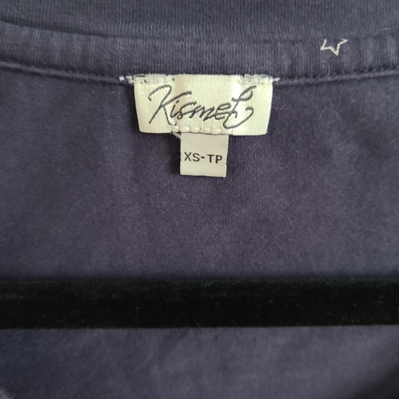 ✨️5 for $25✨️ Xs Kismet 3/4 Sleeve Star Patterned Shirt - Picture 3 of 4